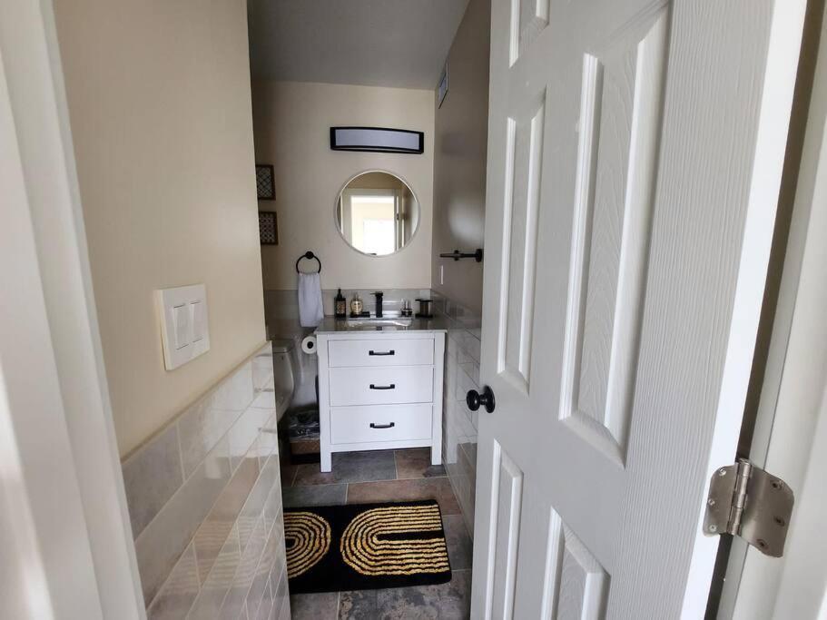 Classy & Comfortable Condo! Apartment *